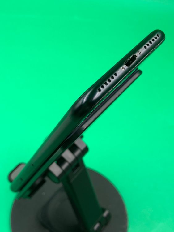 ���Хåƥ꡼���� iPhone SE ��3���� 64GB ��������100% au ��