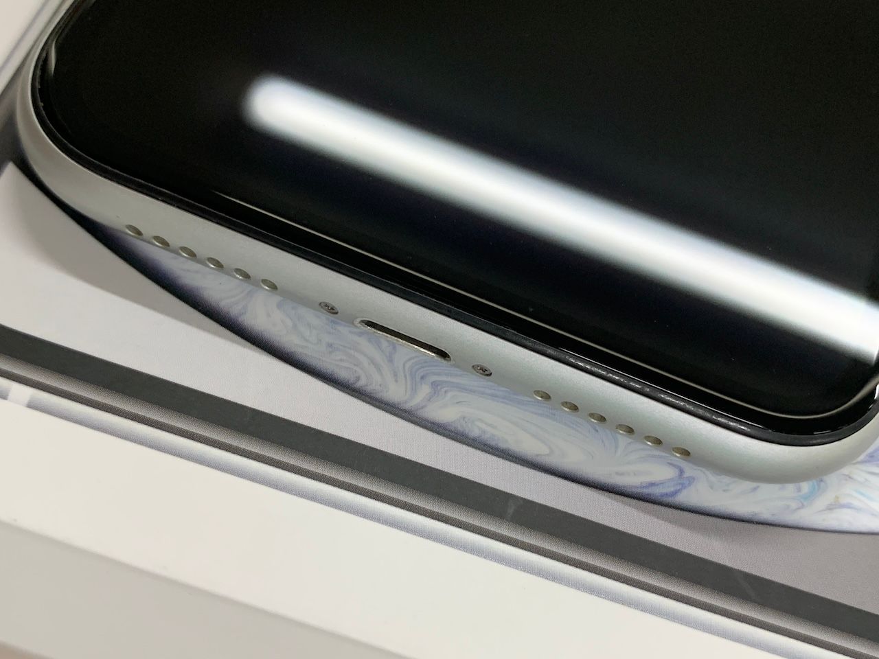 ムスビー｜☆美品 iPhone XR 64GB SIMフリー 格安SIM可 KDDI 