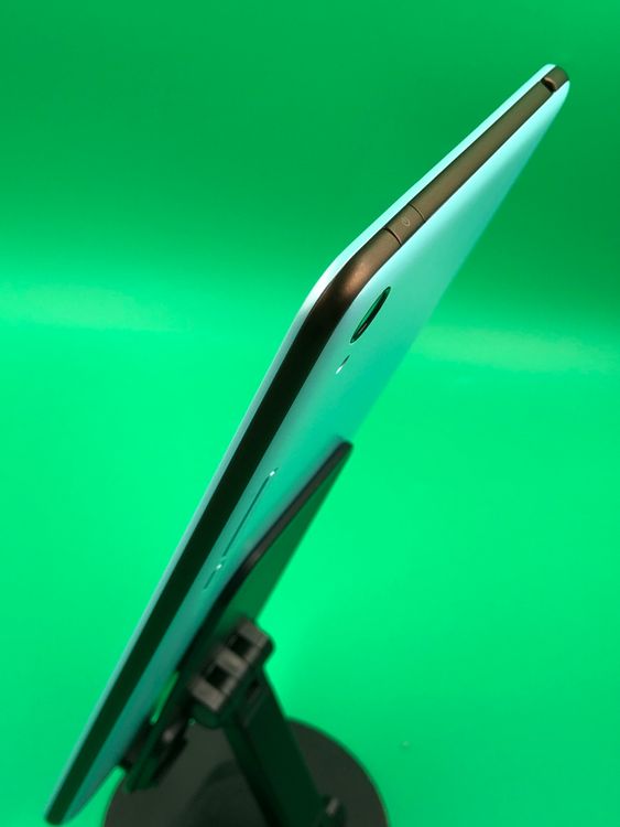 �������� Qua tab QZ8 32GB ���祳�ߥ�� SIM�ե꡼ au �� KYT32