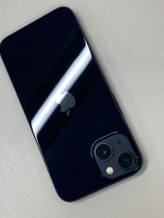 ���Хåƥ꡼���� iPhone 13 128GB �ߥåɥʥ��� docomo ��