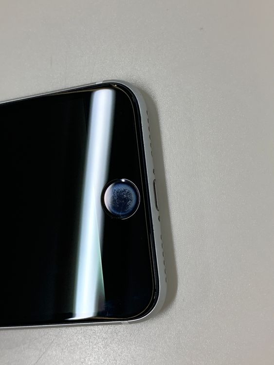 ���Хåƥ꡼���� iPhone SE ��2���� 64GB SIM�ե꡼ ��������100%