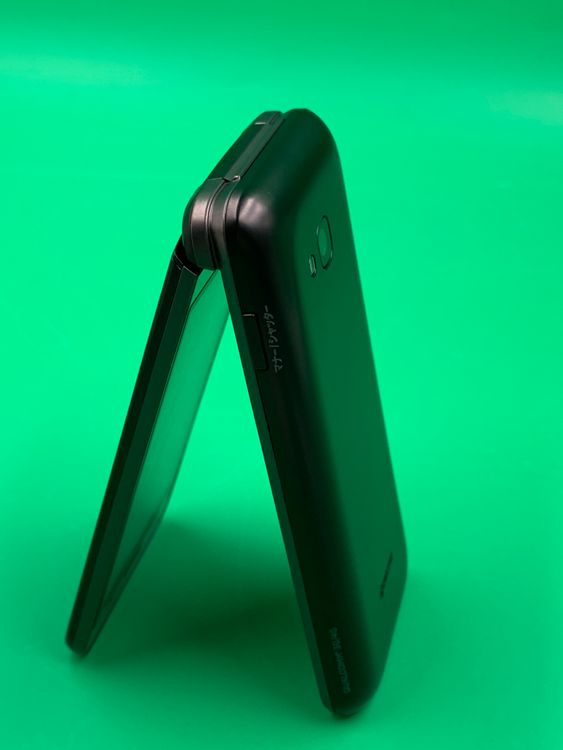 ������ GRATINA KYF39 8GB �֥�å� SIM�ե꡼ KDDI ��