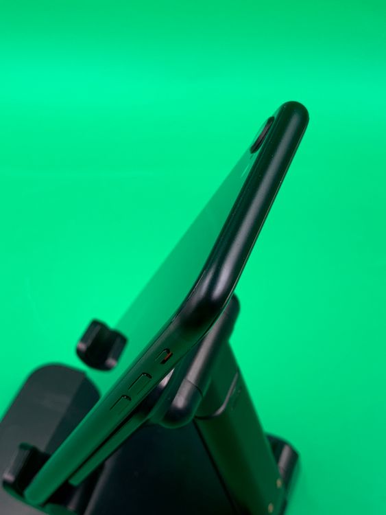 ������ iPhone SE ��3���� 64GB �ߥåɥʥ��� ��������100% au ��