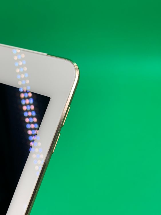 ������ iPad Air ��2���� Wi-Fi+Cellular 16GB ������� KDDI ��