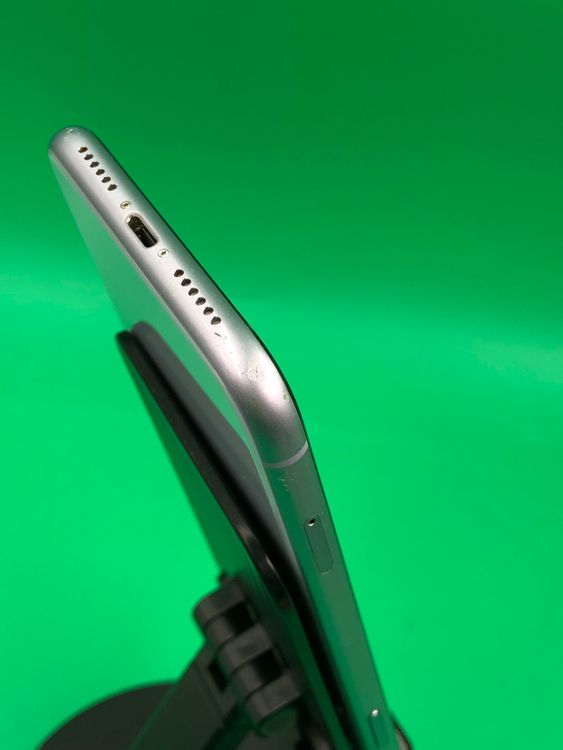 �����礤���� iPhone 11 64GB �ѡ��ץ� SIM�ե꡼ docomo ��