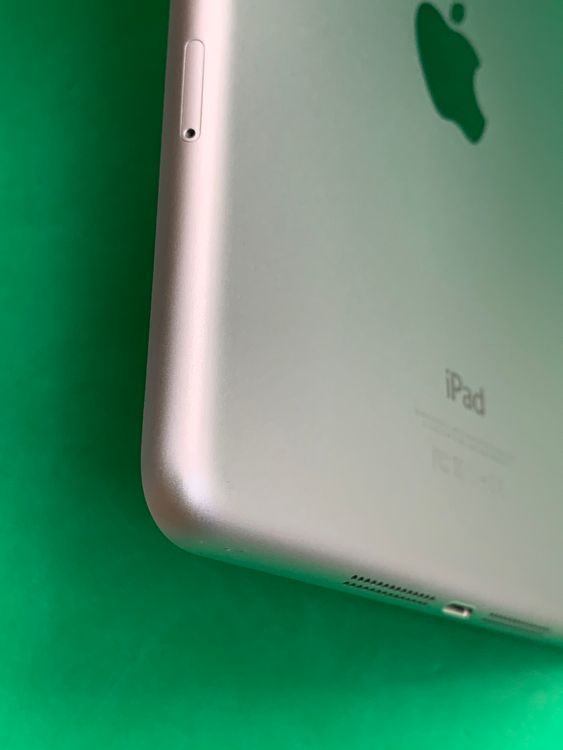 �� �����ƥ��١��������å� iPad mini ��3���� Wi-Fi+Cellular 16GB