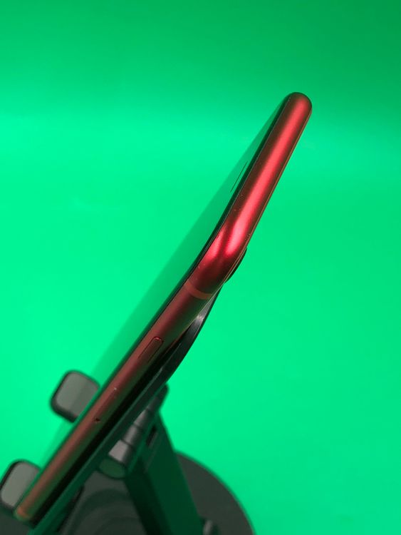 ���Хåƥ꡼���� iPhone SE ��3���� 128GB SIM�ե꡼ docomo ��