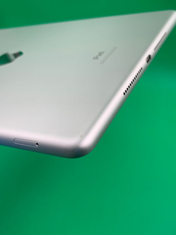  iPad 7 Wi-Fi+Cellular 32GB SIMե꡼ docomo 