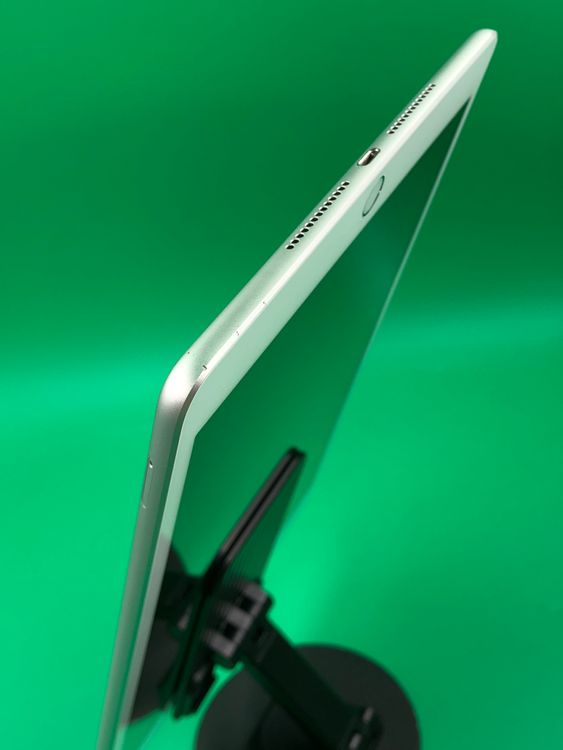 ����� iPad ��7���� Wi-Fi+Cellular 32GB ����С� KDDI ��