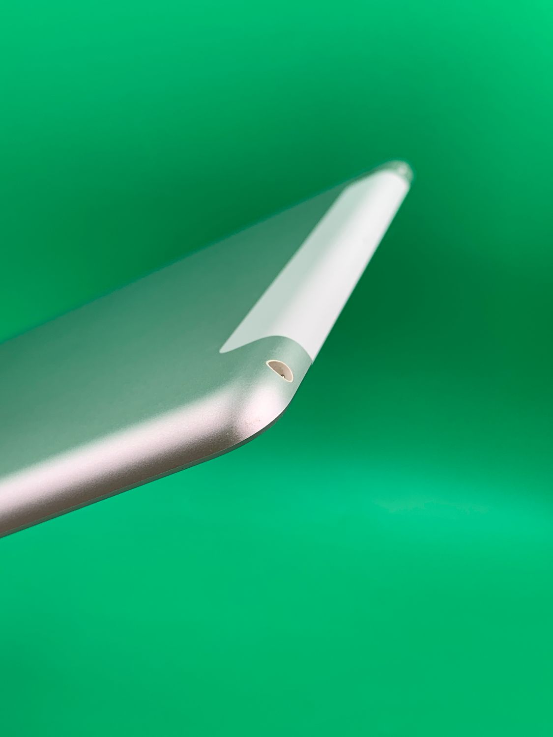 ムスビー｜☆美品 iPad 第8世代 Wi-Fi+Cellular 32GB シルバー H2