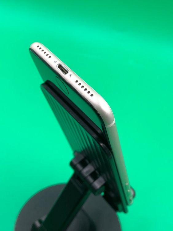 ���ѥͥ롦�Хåƥ꡼���� iPhone SE ��3���� 128GB SIM�ե꡼ au ��