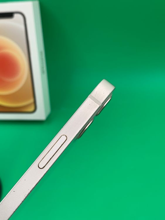 ���Хåƥ꡼���� iPhone 12 mini 128GB �ۥ磻�� docomo ��