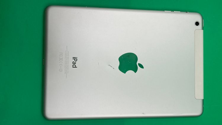 ������ iPad mini ��1���� Wi-Fi+Cellular 16GB ����С� KDDI ��