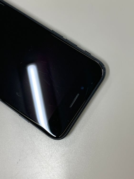 ���Хåƥ꡼���� iPhone SE ��2���� 64GB SIM�ե꡼ ��������100%