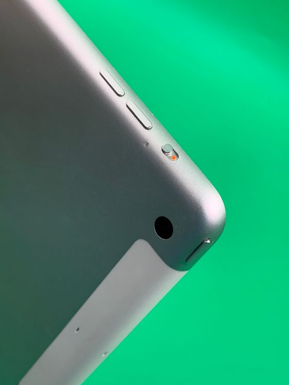 ����� iPad mini ��3���� Wi-Fi+Cellular 16GB����С� docomo��