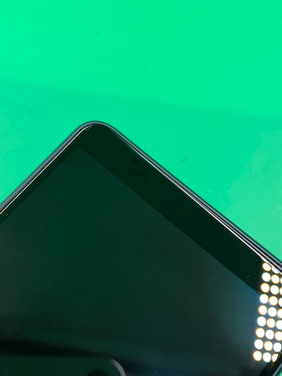 ����� arrows Be3 32GB �֥�å� SIM�ե꡼ docomo