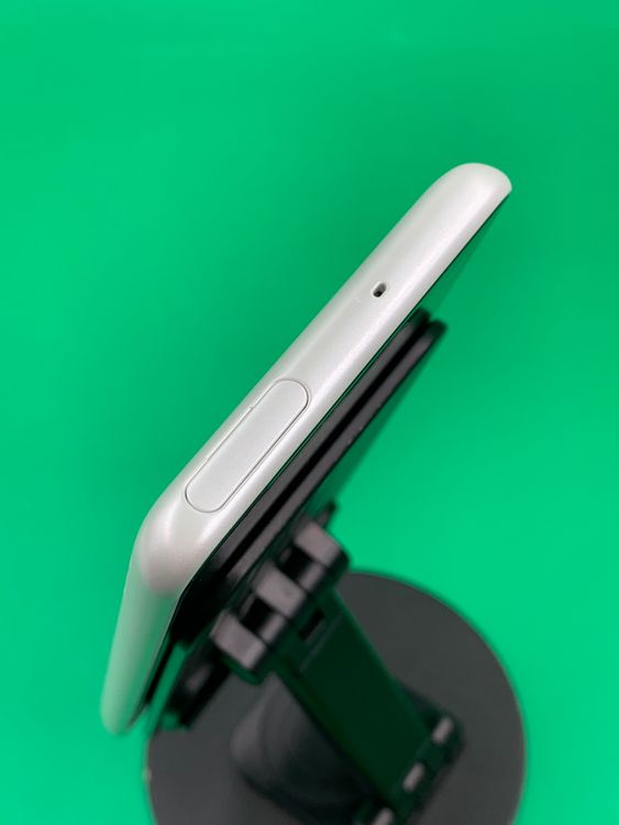 �����礤���� arrows Be4 Plus 64GB �ۥ磻�� SIM�ե꡼ docomo ��