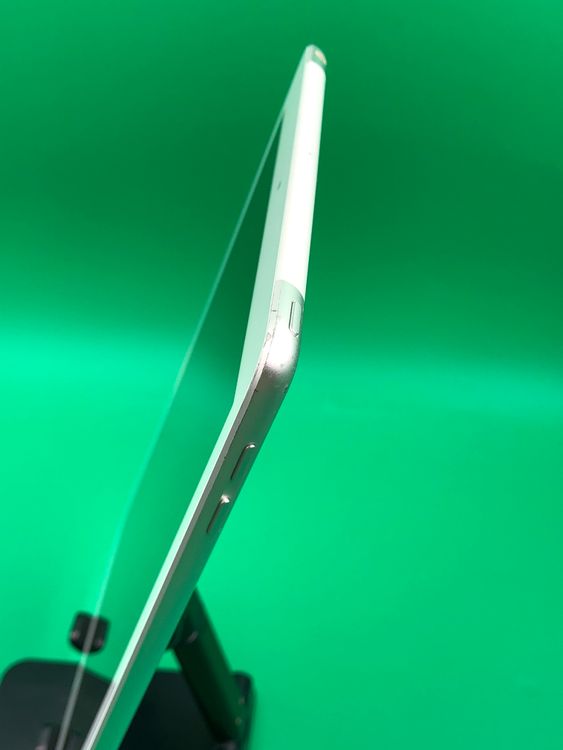 �����iPad ��6���� Cellular 32GB ��������100% SoftBank ��