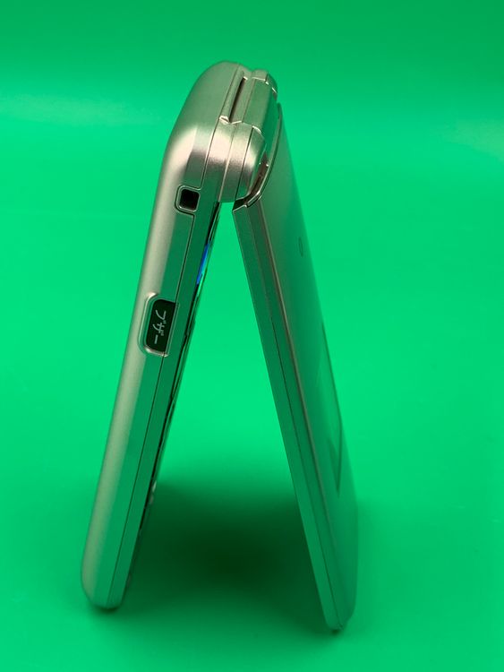 �������� ������ ���󤿤󥱡����� 8GB �����ѥ󥴡���� au ��