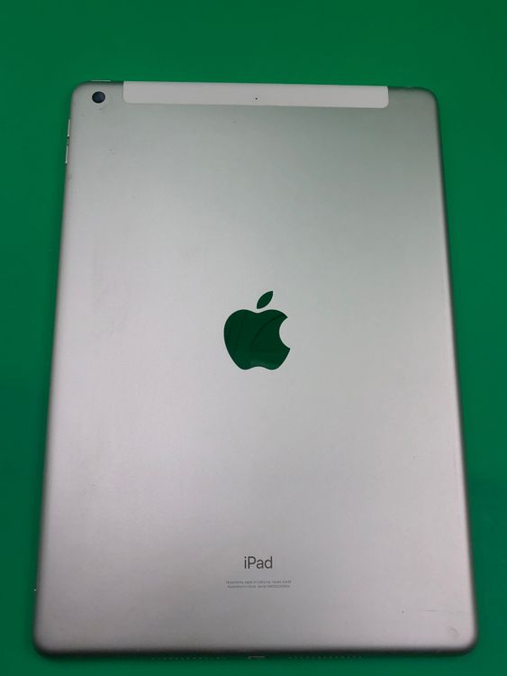 ����� iPad ��8���� Wi-Fi+Cellular 32GB ����С� docomo ��