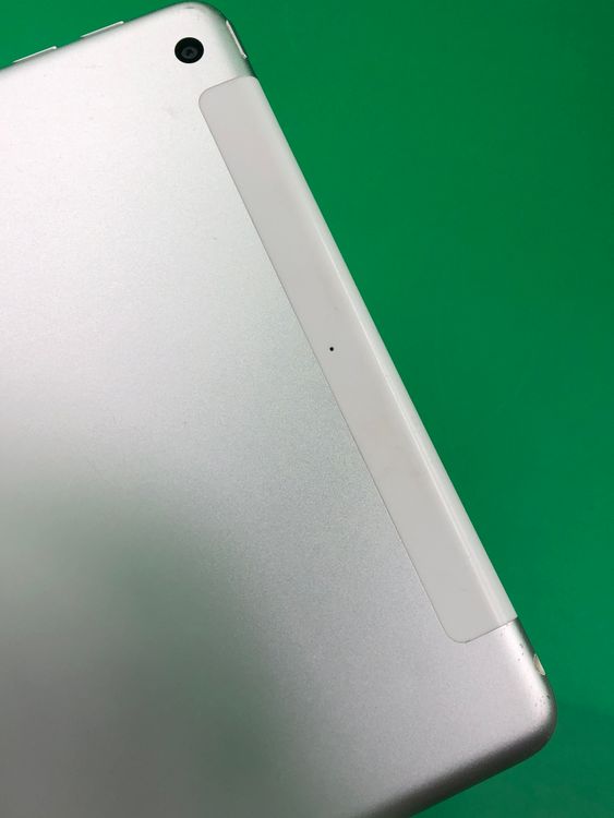 ����� iPad ��5���� Wi-Fi+Cellular 32GB ����С�  docomo ��