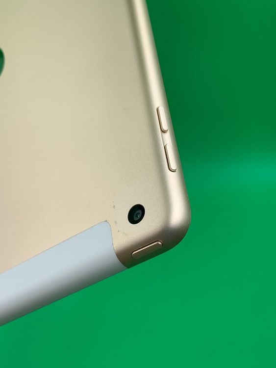 �����ʡ��Хåƥ꡼���� iPad ��5���� Wi-Fi+Cellular 32GB �������