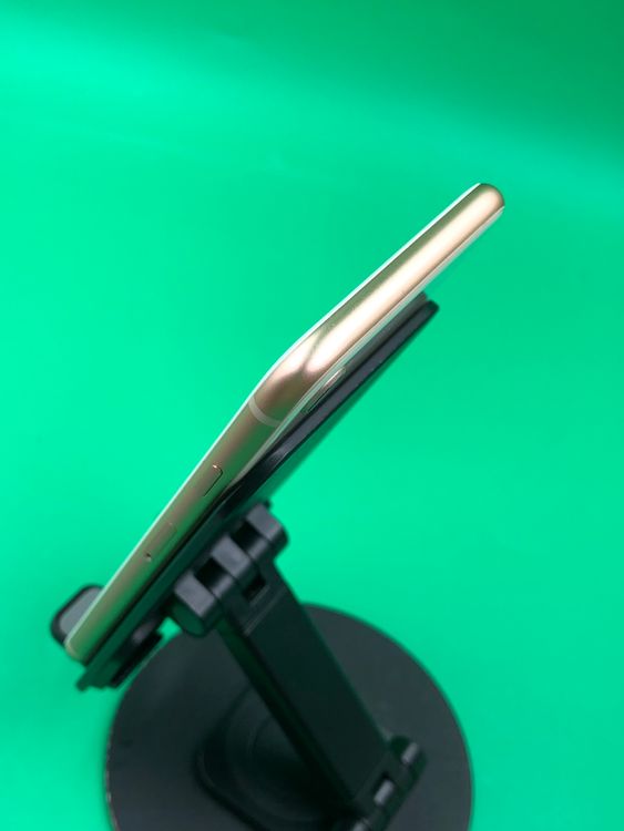 ������󥯡������ƥ��١��������å� iPhone 8 64GB �������