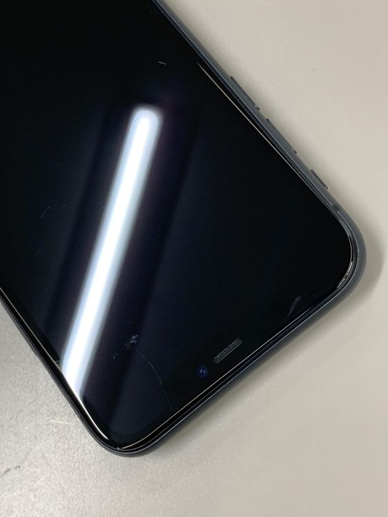 ������ iPhone 11 256GB �֥�å� SIM�ե꡼ ��������100% au ��