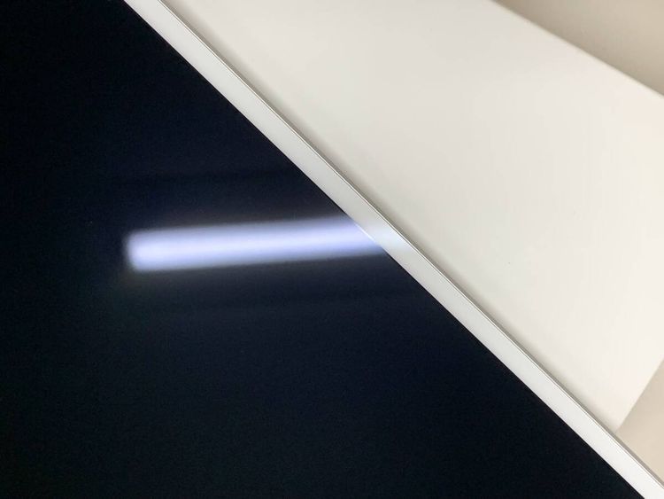 ������ iPad Air ��3���� Wi-Fi+Cellular 256GB  au �� H2