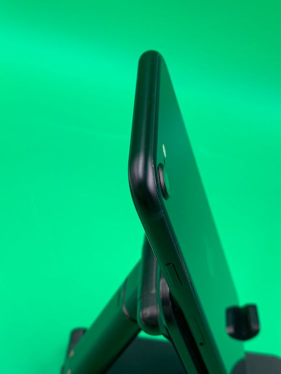 ������ iPhone SE ��3���� 64GB �ߥåɥʥ��� ��������100% au ��