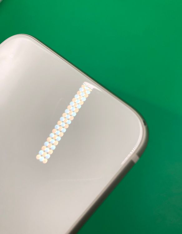 ����� iPhone SE ��3���� 64GB SIM�ե꡼ ��������84% au ��