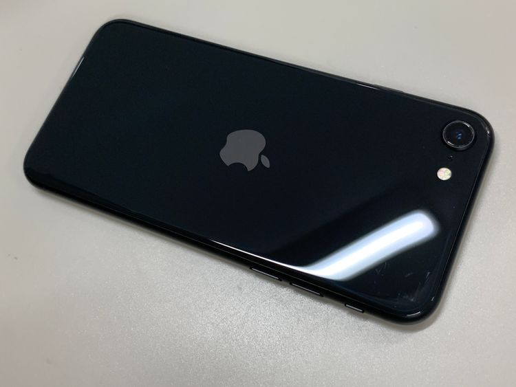 ���Хåƥ꡼���� iPhone SE ��2���� 64GB SIM�ե꡼ ��������100%