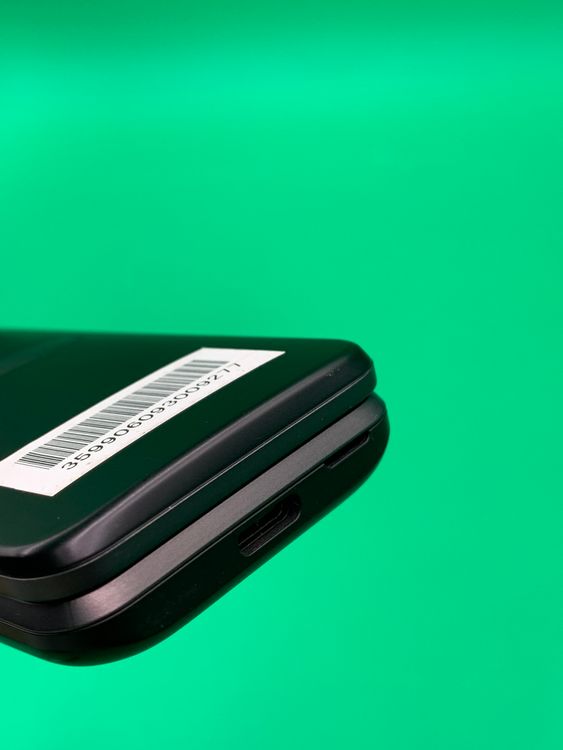 ������ GRATINA KYF39 8GB �֥�å� SIM�ե꡼ KDDI ��