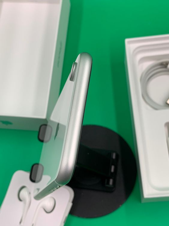  iPhone XR 64GB ۥ磻 SIMե꡼ 89% KDDI 