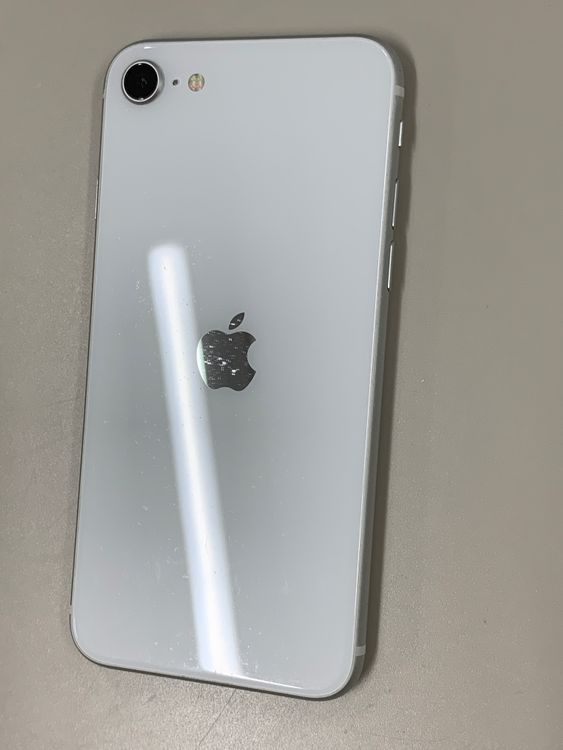 ���Хåƥ꡼���� iPhone SE ��2���� 64GB SIM�ե꡼ ��������100%