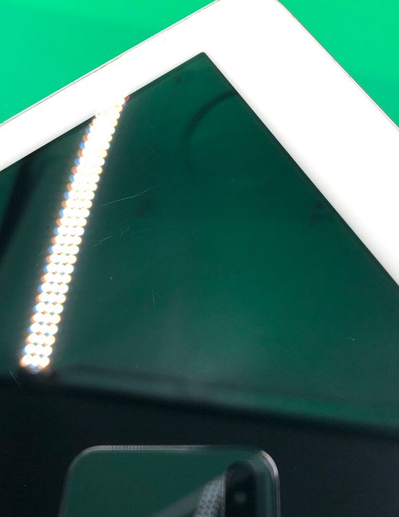���Хåƥ꡼���� iPad ��6���� Wi-Fi 32GB ����С� ��������100%