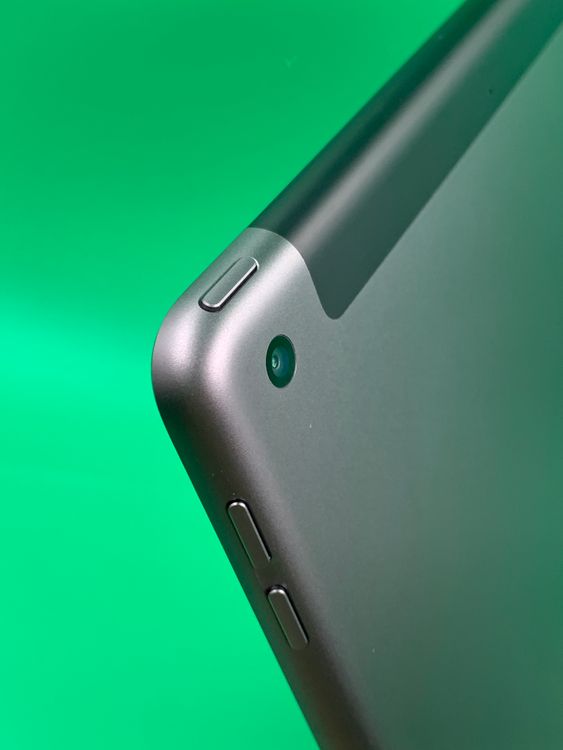 ���������� iPad ��9���� Wi-Fi+Cellular 64GB  Softbank ��