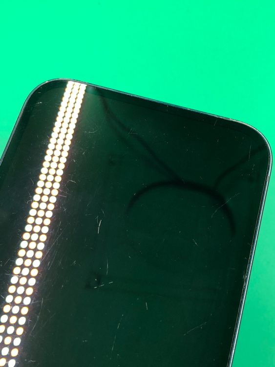 ���Хåƥ꡼���� iPhone 13 128GB �ߥåɥʥ��� SIM�ե꡼  au ��