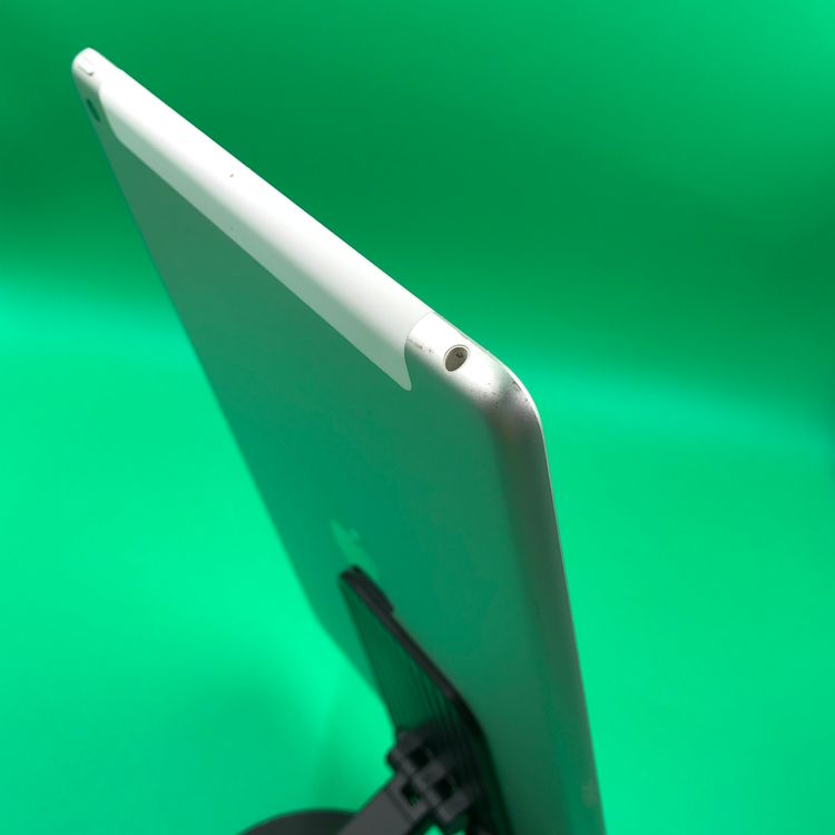 �����礤���� iPad ��8���� Wi-Fi+Cellular 32GB SIM�ե꡼