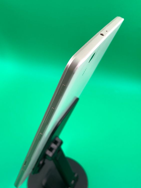 �����礤���� Qua tab PX 16GB �ۥ磻�� SIM�ե꡼ au �� LGT31