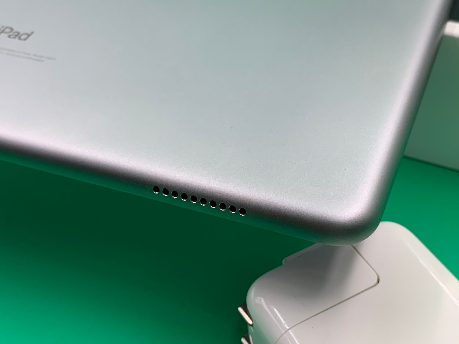 ムスビー｜☆美品 iPad Pro 12.9 第2世代 Wi-Fi 256GB スペースグレー 
