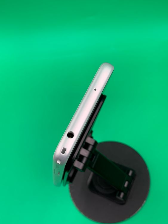 ������ GRATINA KYV48 32GB �ۥ磻�� SIM�ե꡼ KDDI ��