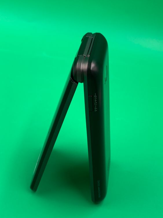 �����礤���� GRATINA KYF39 4GB �֥�å� SIM�ե꡼ KDDI ��