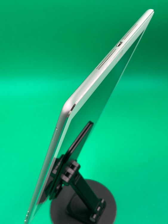 ������ iPad Air ���� Wi-Fi+Cellular 16GB ��������94% KDDI ��