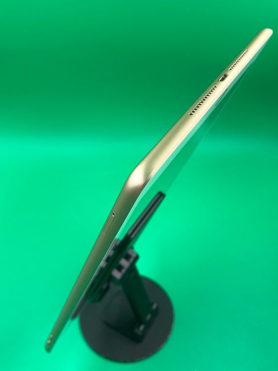 �������� iPad ��5���� Wi-Fi+Cellular 32GB �������  KDDI