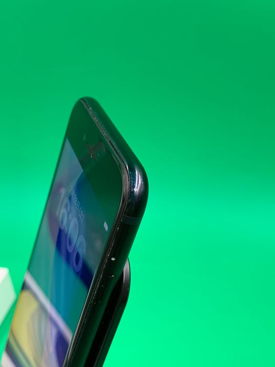 �������� iPhone SE ��3���� 64GB �ߥåɥʥ���  docomo ��