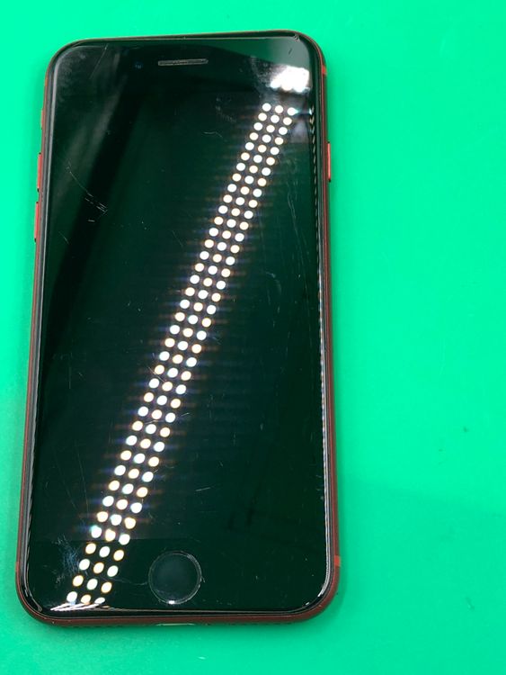 ���Хåƥ꡼���� iPhone SE ��2���� 64GB SIM�ե꡼ ��������100%