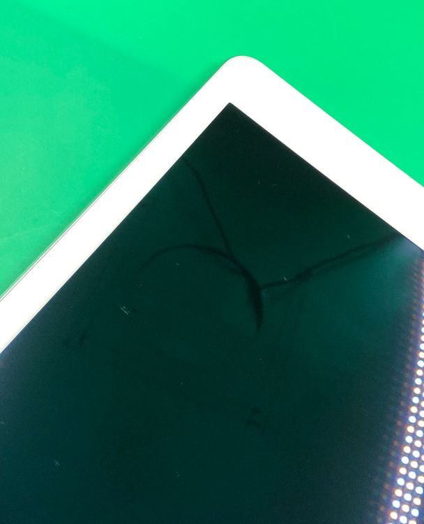������ iPad Air ��2���� Wi-Fi + Cellular 64GB ����С� KDDI��