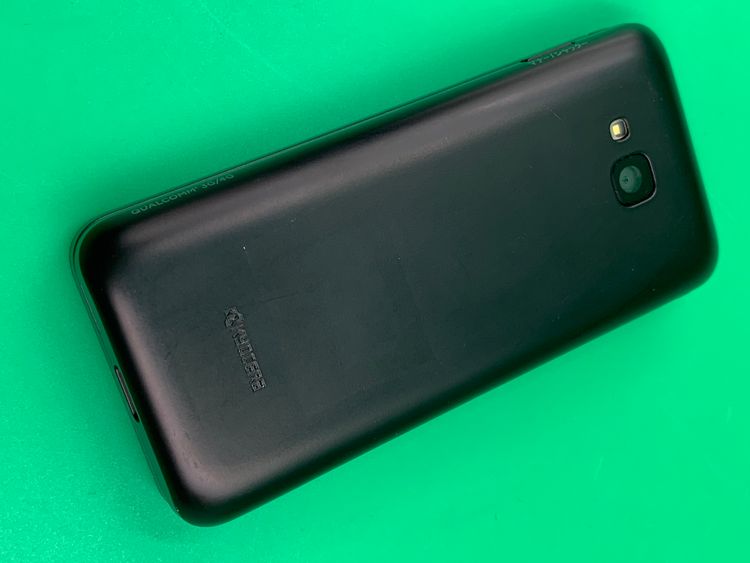 �����礤���� GRATINA KYF39 8GB �֥�å� SIM�ե꡼ KDDI ��