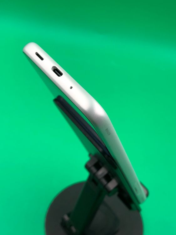 �������� GRATINA KYV48 32GB SIM�ե꡼ ���������ɹ� au ��